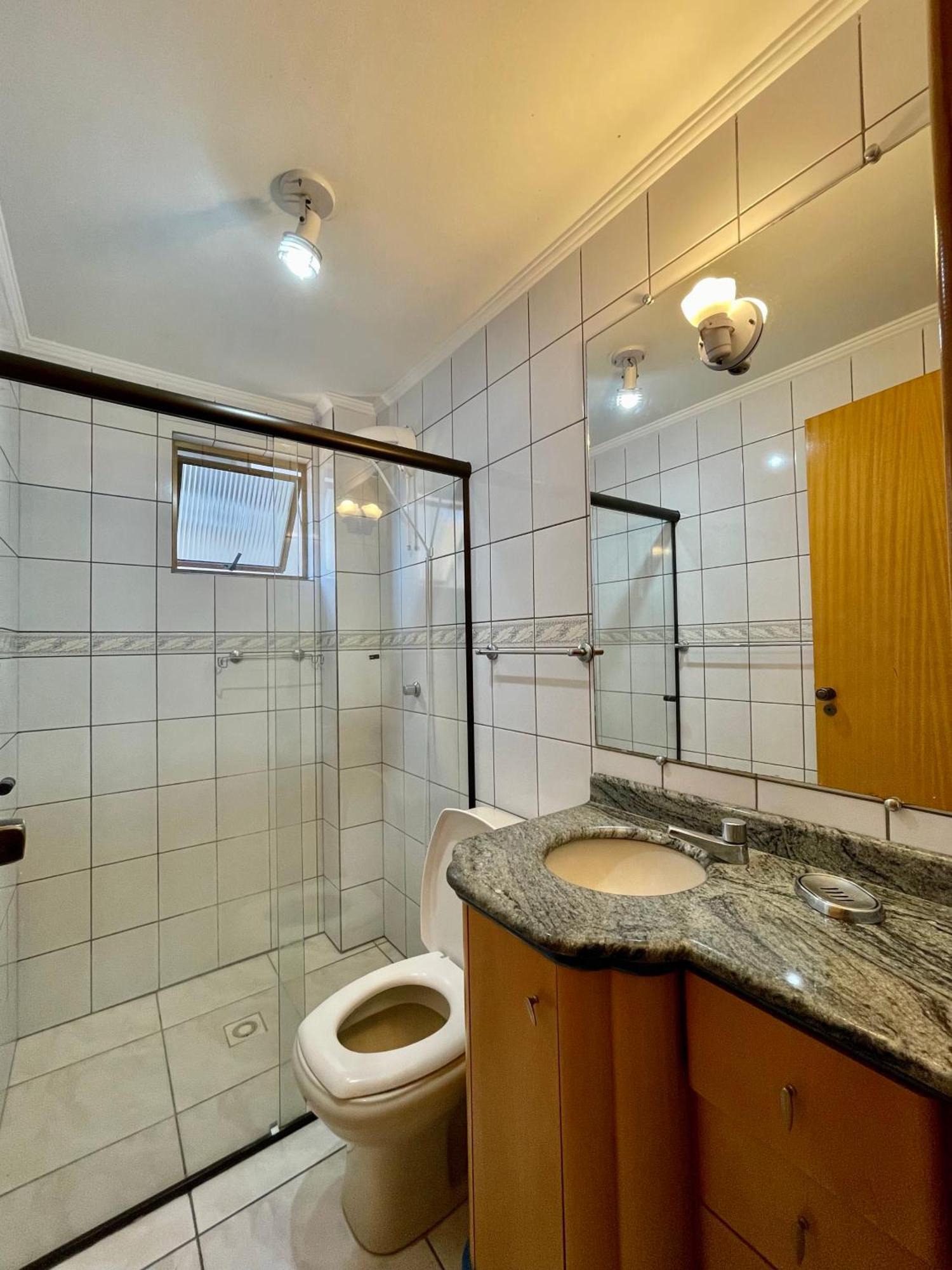 187 Apartamento 50m da Praia. Bela vista ao mar. Em Avenida principal de Bombinhas. Exterior foto