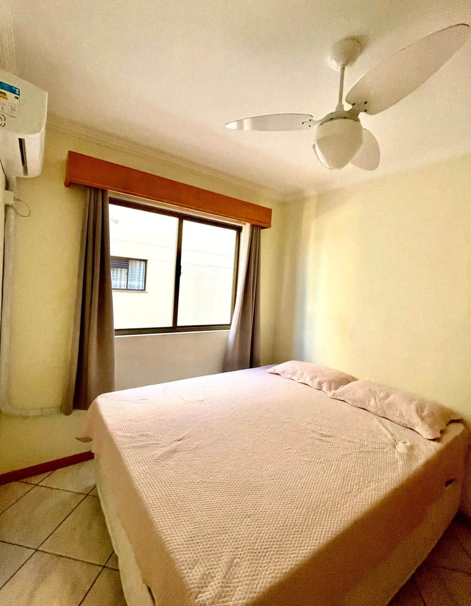 187 Apartamento 50m da Praia. Bela vista ao mar. Em Avenida principal de Bombinhas. Exterior foto